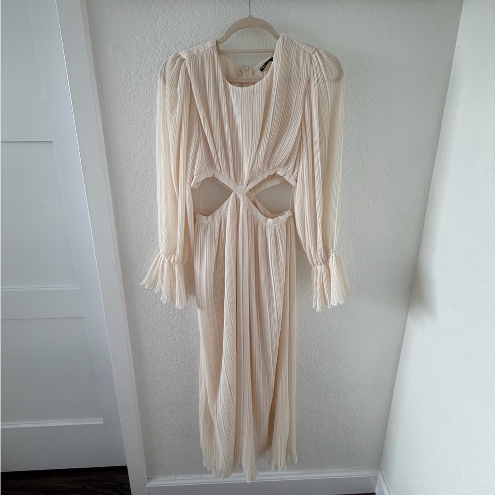 NWOT Zara Cream Long-Sleeve Cutout Pleated Maxi Dress
